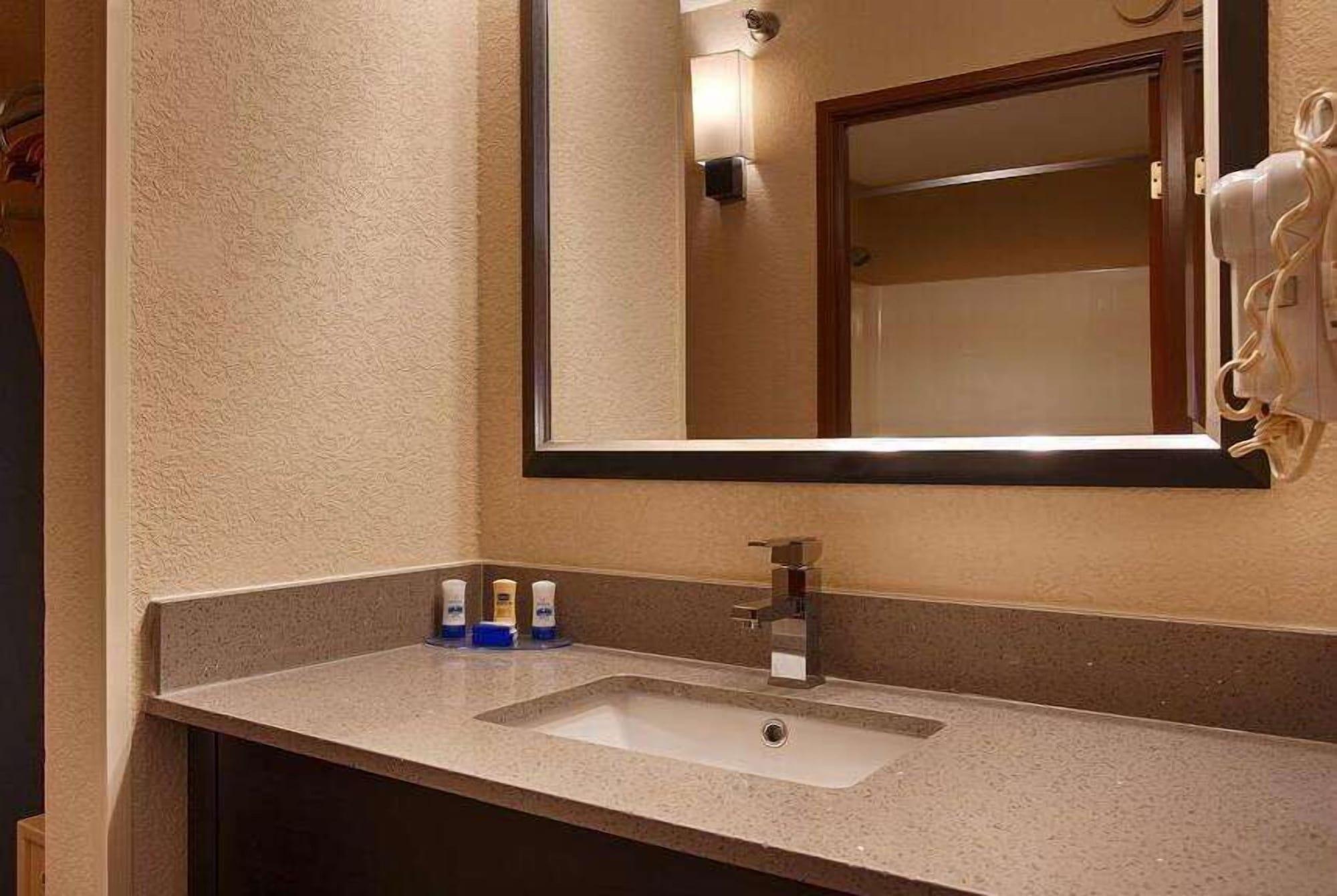 Days Inn By Wyndham Indiana Benjamin Franklin Highway Eksteriør bilde